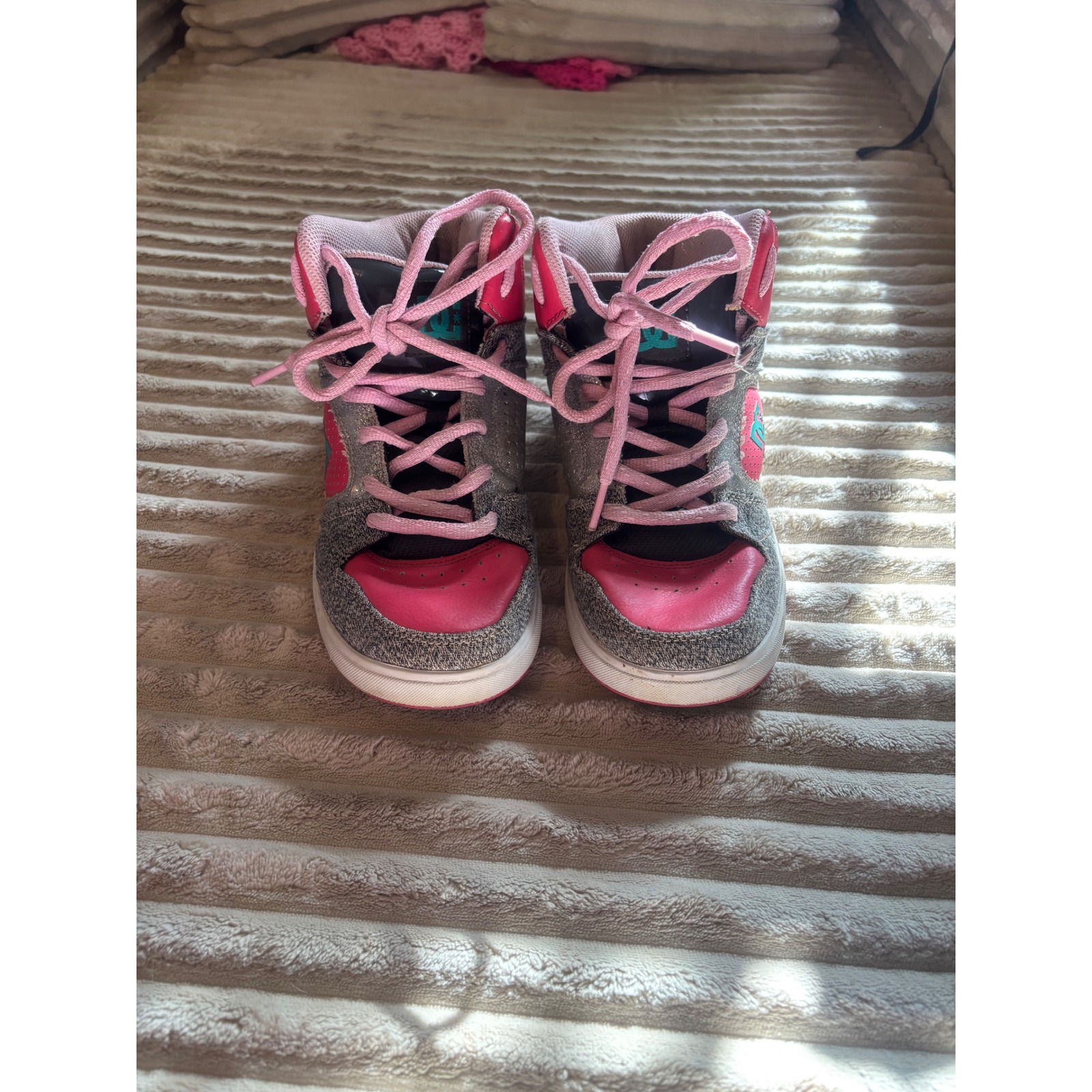 Dc Manteca Shoes High Top Se Skate Shoes Pink Glitter Silver Womens Size 6.5